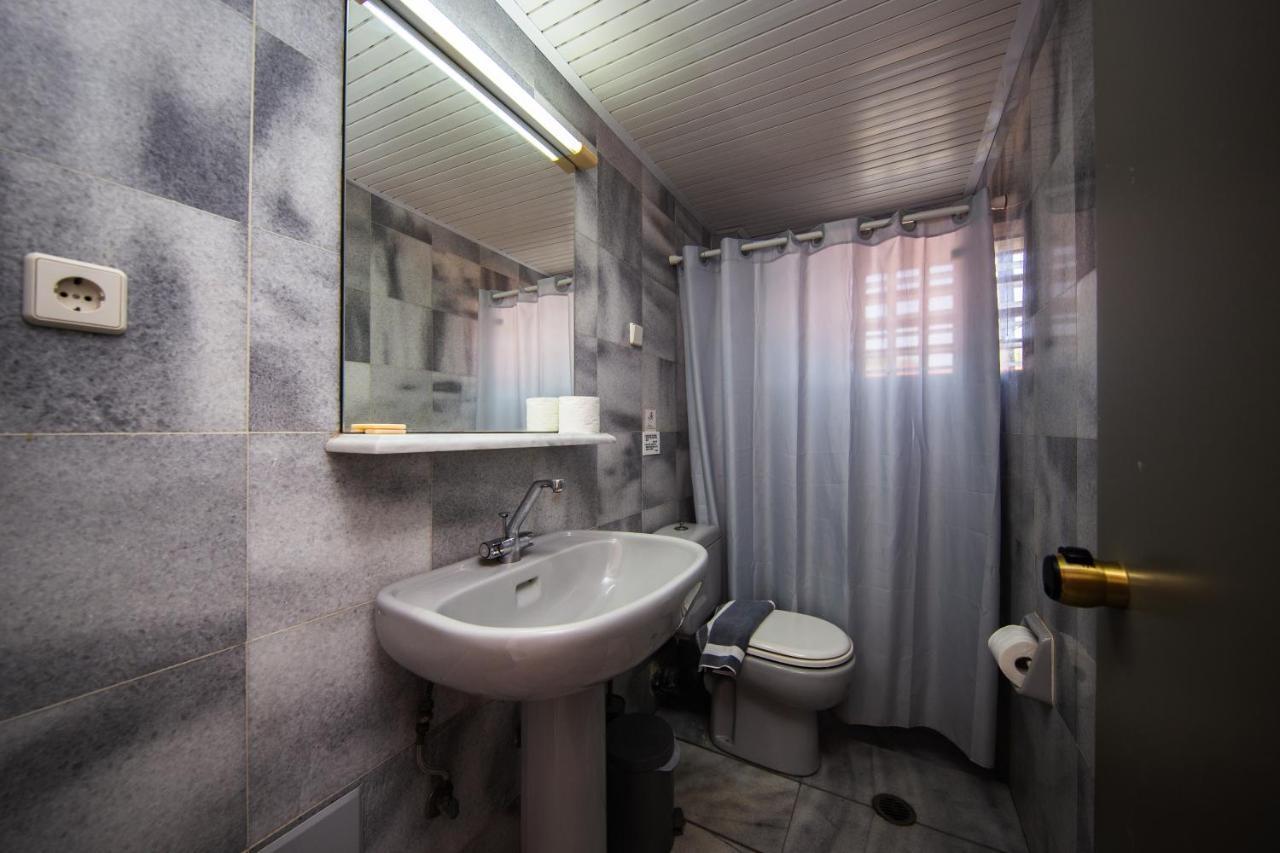 Manias Hotel Apartments Agia Marina Eksteriør billede