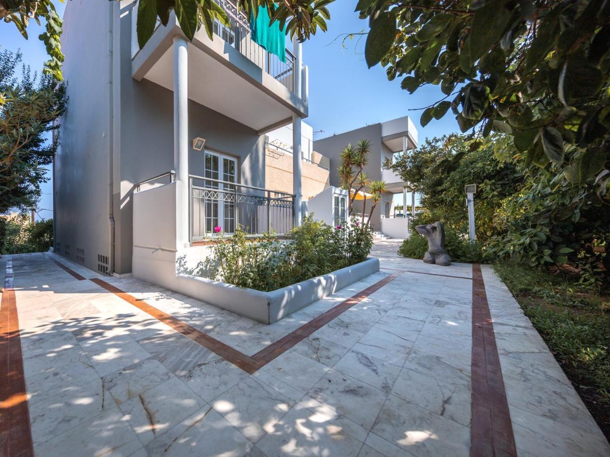 Manias Hotel Apartments Agia Marina Eksteriør billede